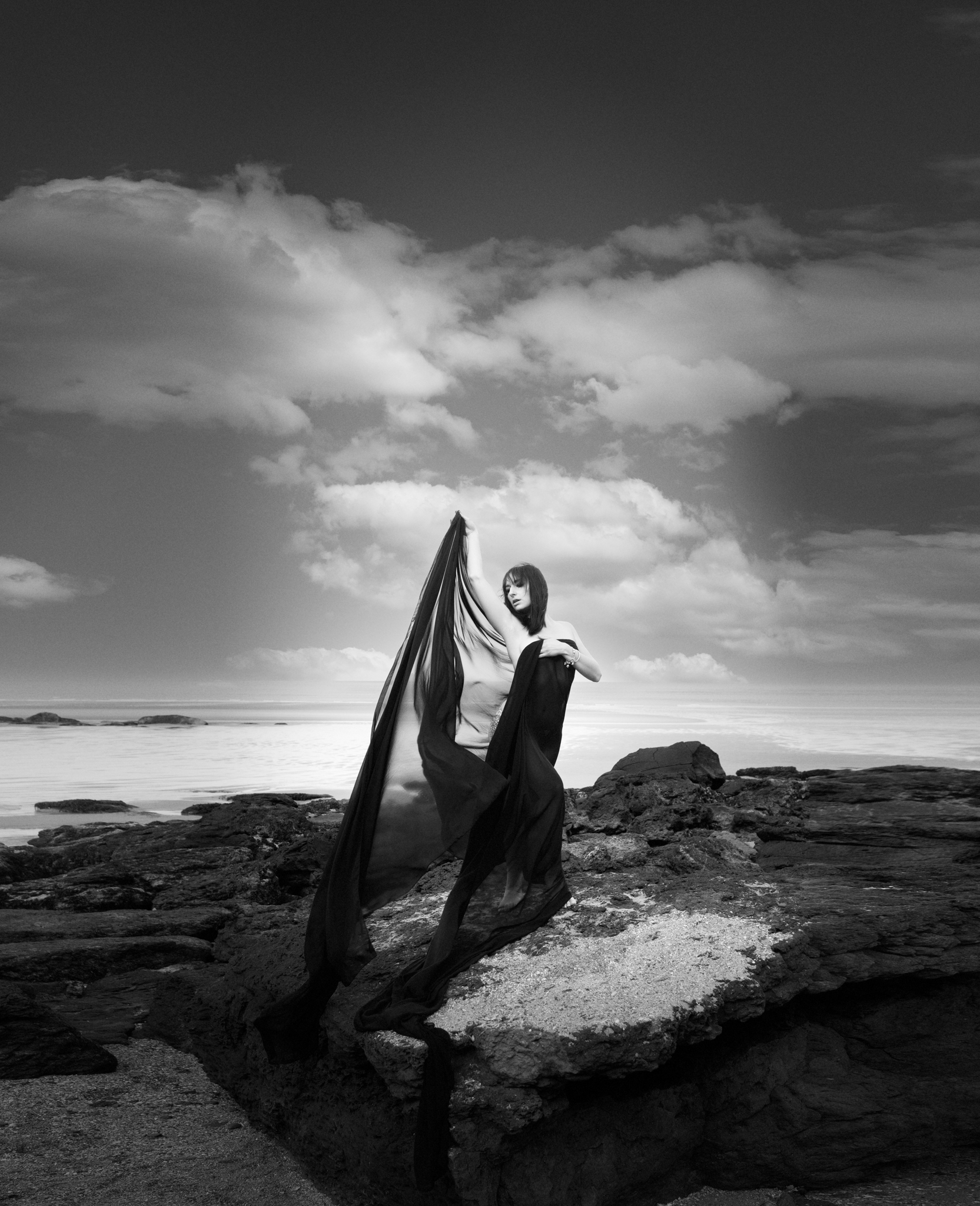 Séance nu artistique sur une plage de la côte d'opale